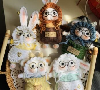 Handmade Sugar Rabbit Keychain – Cute Crochet Ornament DIY